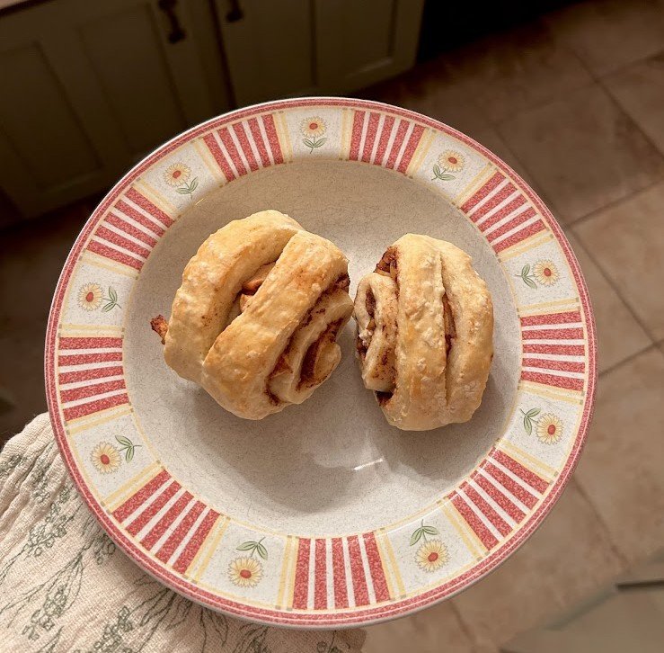 “Healthier” Apple Cinnamon Rolls